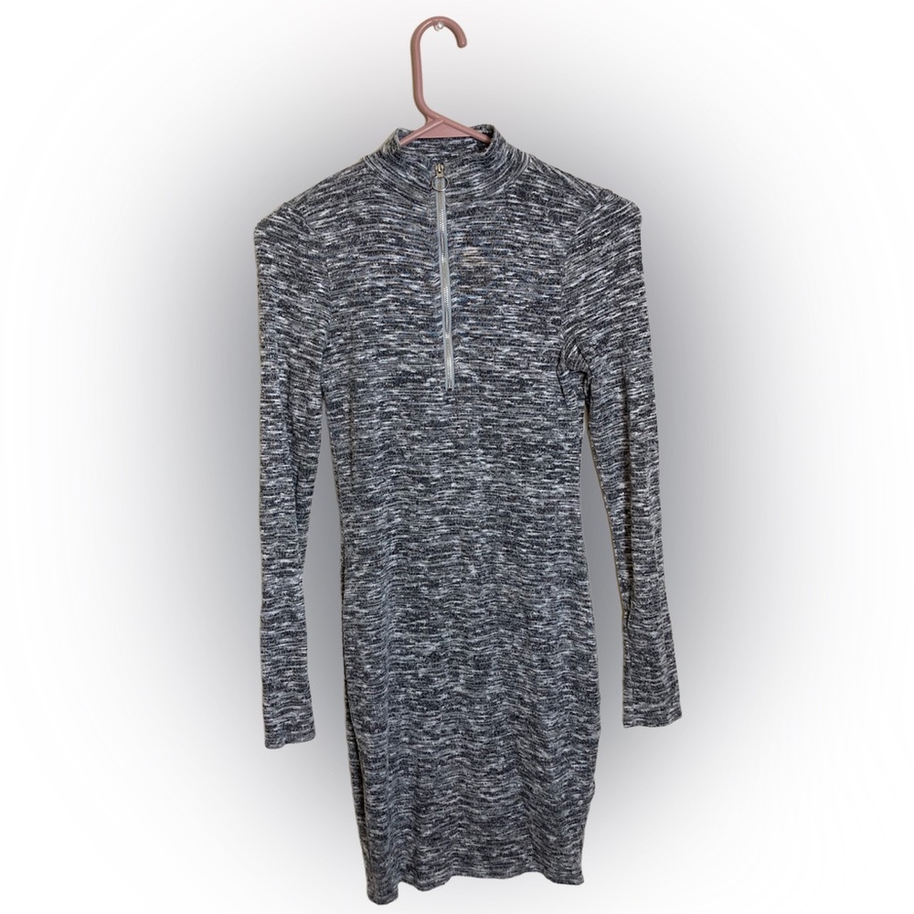 EXPRESS STRETCH DRESS SIZE XS LONG SLEEVE 1/4 ZIP